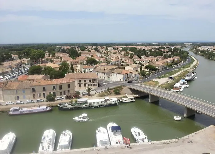 Villa A Deux Pas De La Cite Medievale Dans Une Residence Tres Calme